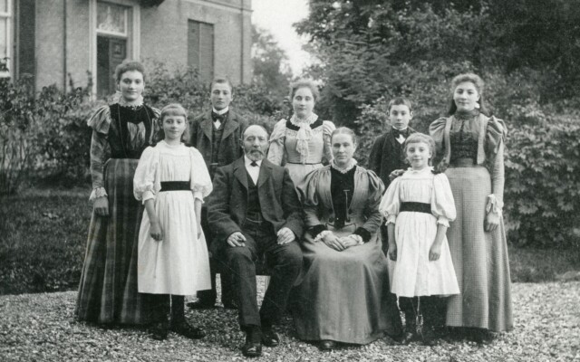 Foto1095-41-200 Familiefoto circa 1902 Foto1095-41-200 Familiefoto circa 1902