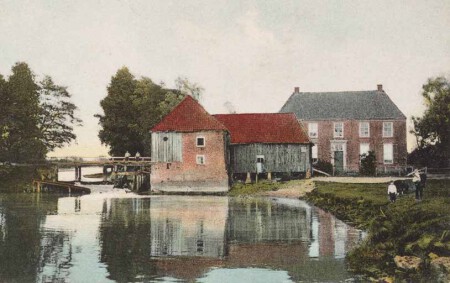 Foto van de watermolen bij Olden Eibergen rond 1930. De zogenoemde Nieuwe Molen is tijdens de derde Berkelverbetering in 1970 gesloopt. Foto Siebers Borculo ECAL
