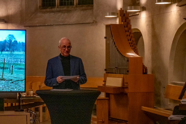 downloaden 1 Foto presentatie Jaarboek nummer 47 in de Lamberti kerk te Zelhem