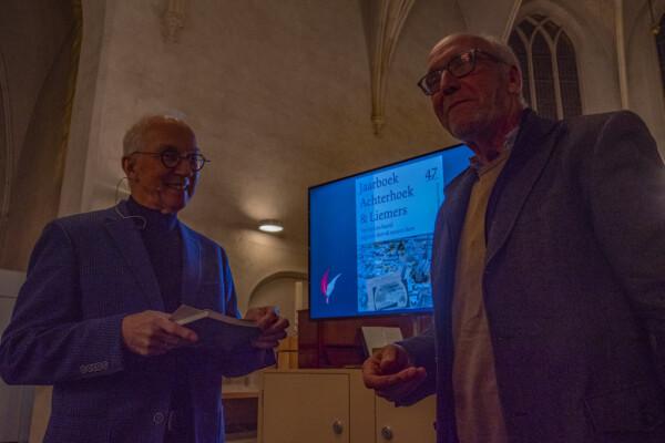 Foto van de presentatie van het Jaarboek Achterhoek en Liemers nummer 47 in de Lamberti kerk te Zelhem
