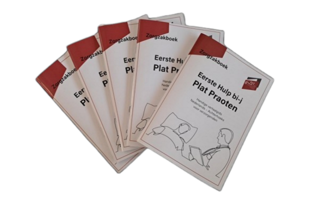 Foto van zorgzakboekjes Eerste Hulp bi-j plat praoten Foto van zorgzakboekjes Eerste Hulp bi-j plat praoten