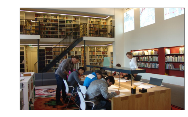 Foto van de studiezaal Foto van de studiezaal